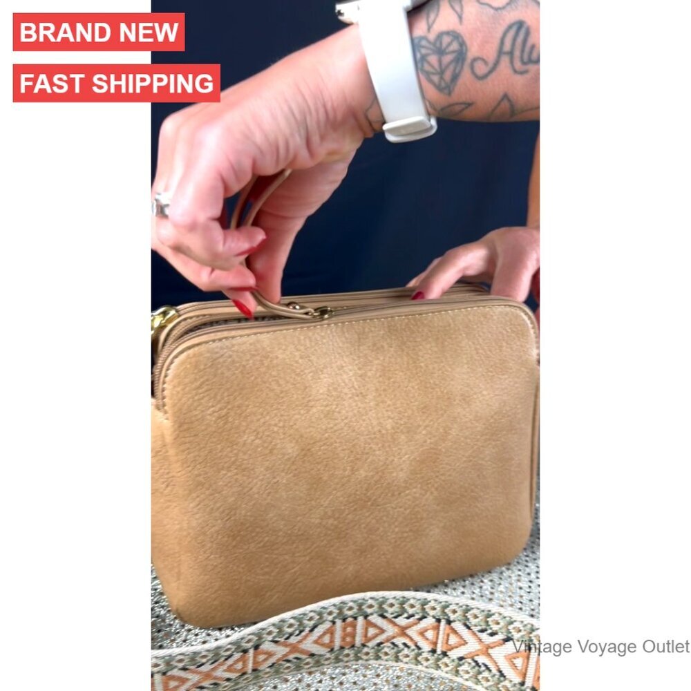 Lightweight Medium Crossbody Purse with Lockable Compartments and Guitar Strap - Picture 7 of 7